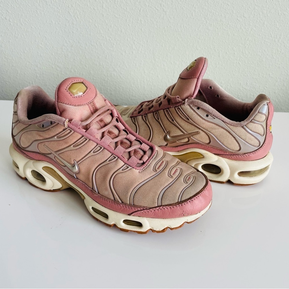 Nike air Max Rust women Size 7